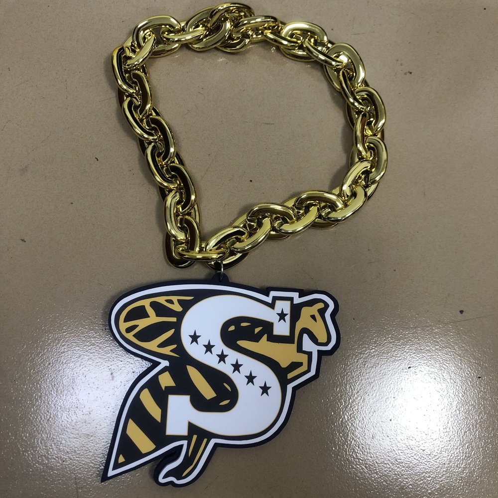 Henderson_Junior_High_Chain_Necklaces_el4G4.jpg